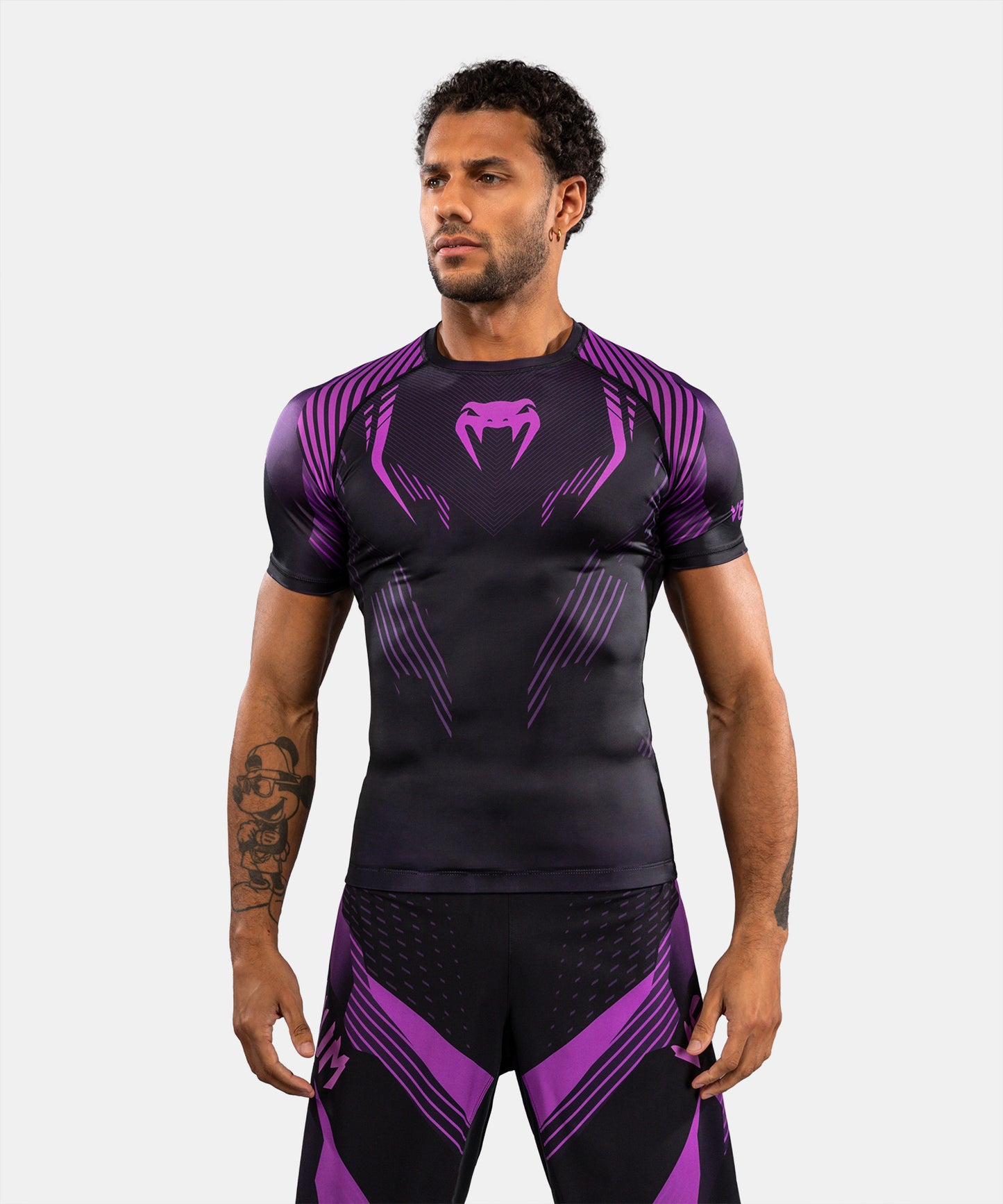 Venum No-Gi 6.0 Rashguard Manga Corta - Negro/Púrpura