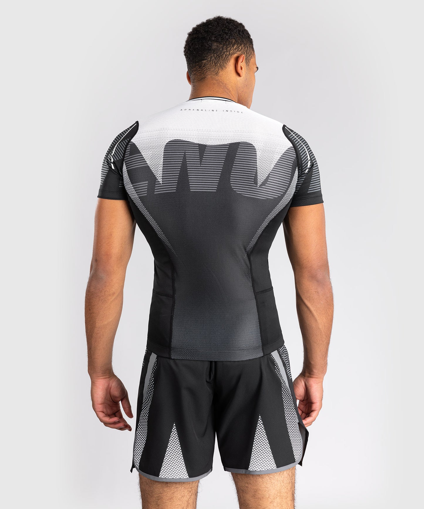 Rashguard Manches Courtes Venum Adrenaline – Noir/Gris Argenté