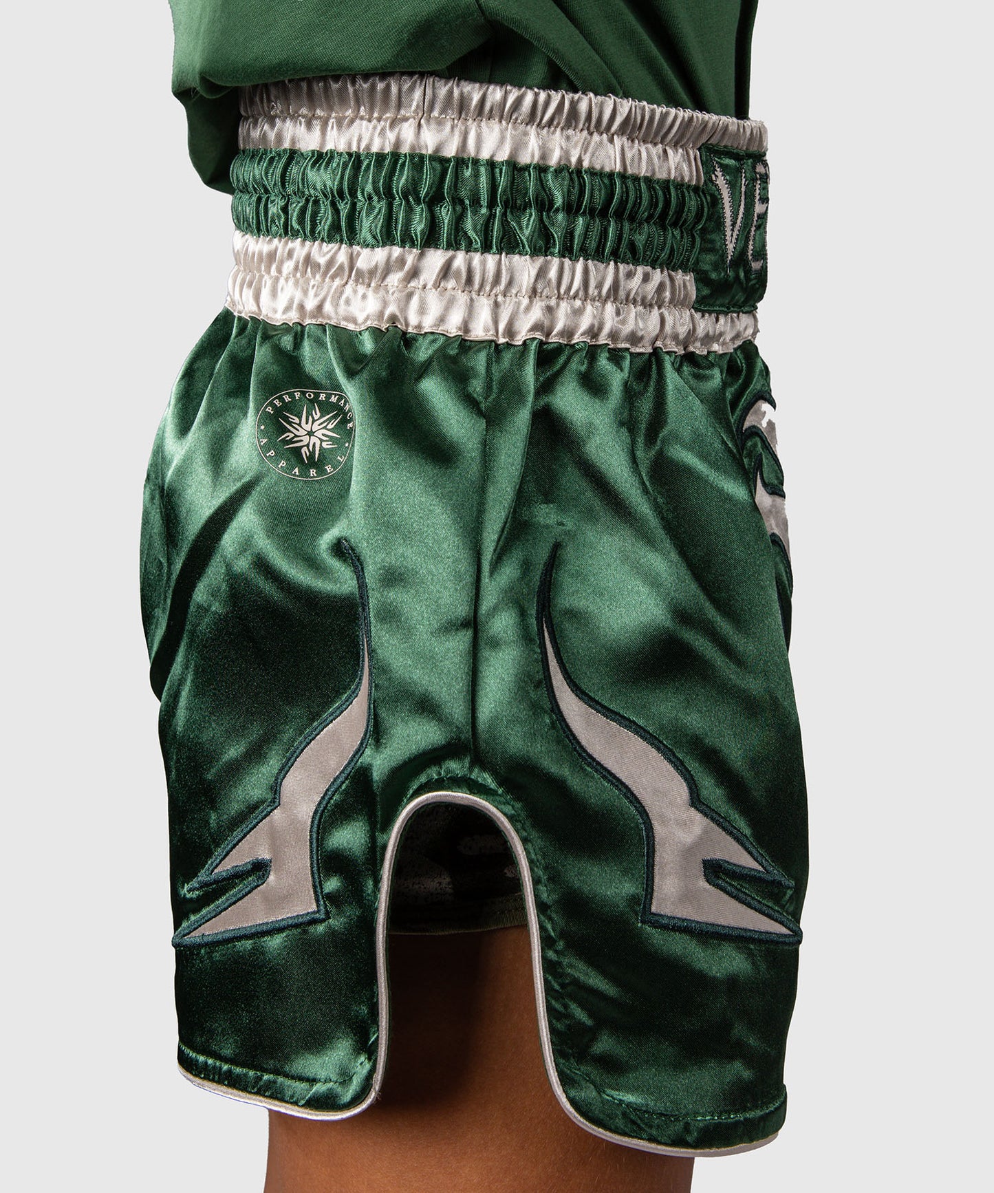 Venum Inferno Muay‑Thai‑Shorts – Waldgrün/Off‑White