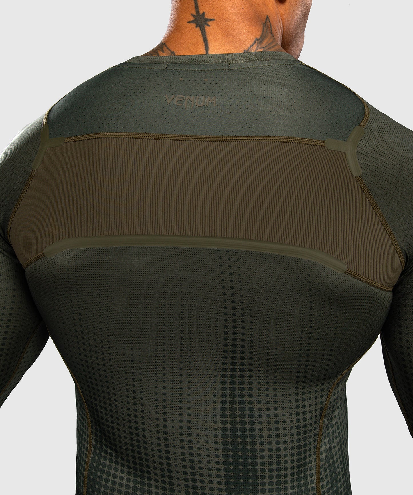 Rashguard à Manches Longues Venum Stealth – Kaki/Vert Foncé