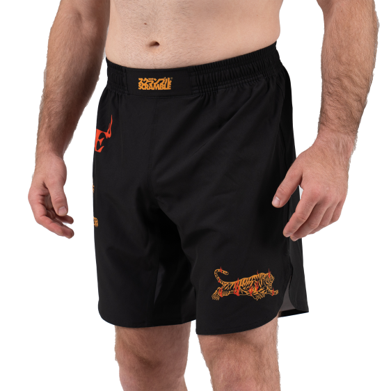 Scramble Burning Tiger Fightshorts - Negro