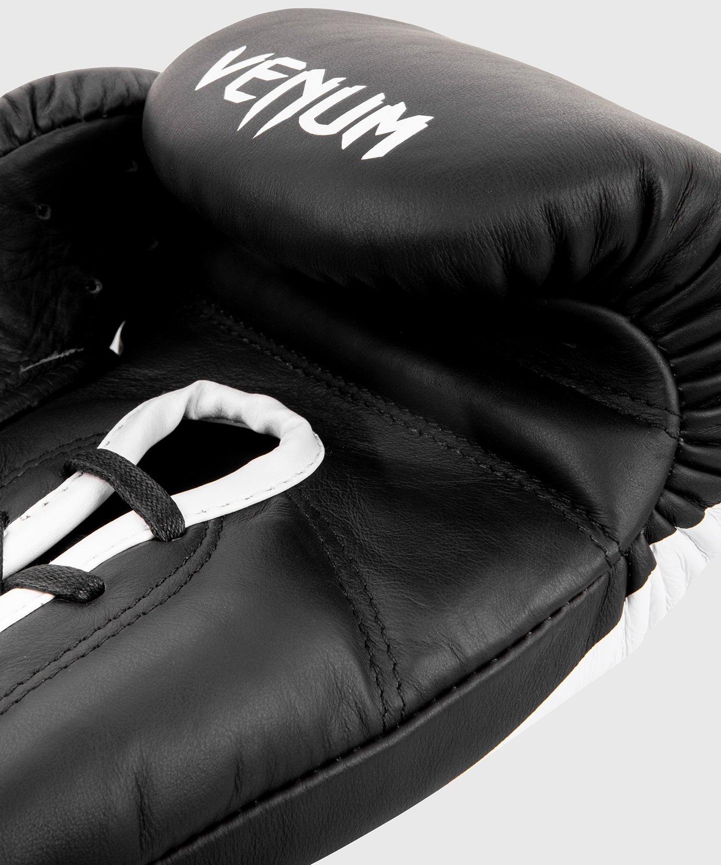 Guantes de Boxeo profesional Venum Giant 2.0  – cordones