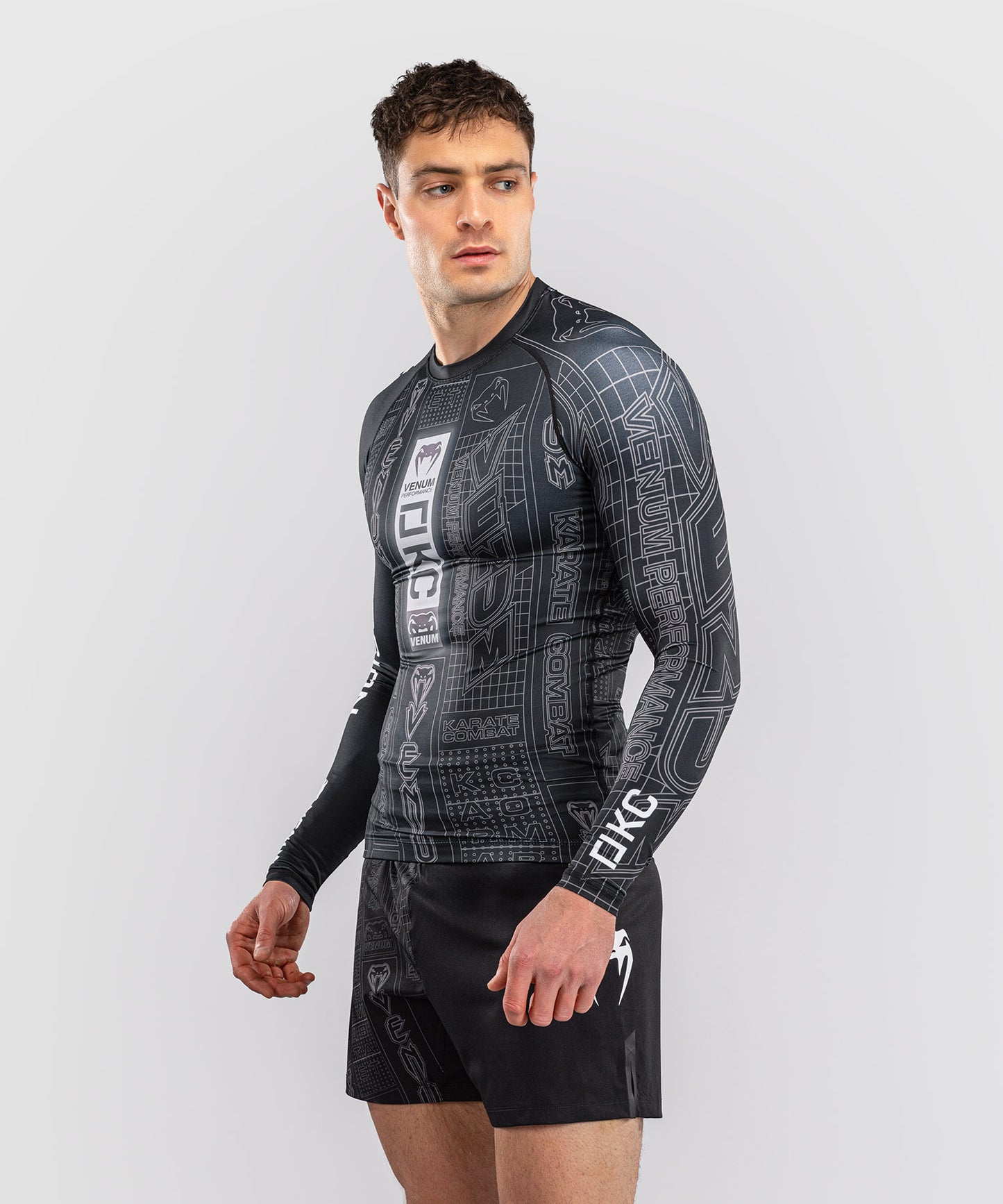 Karate Combat by Venum Rashguard a Maniche Lunghe – Nero/Grigio