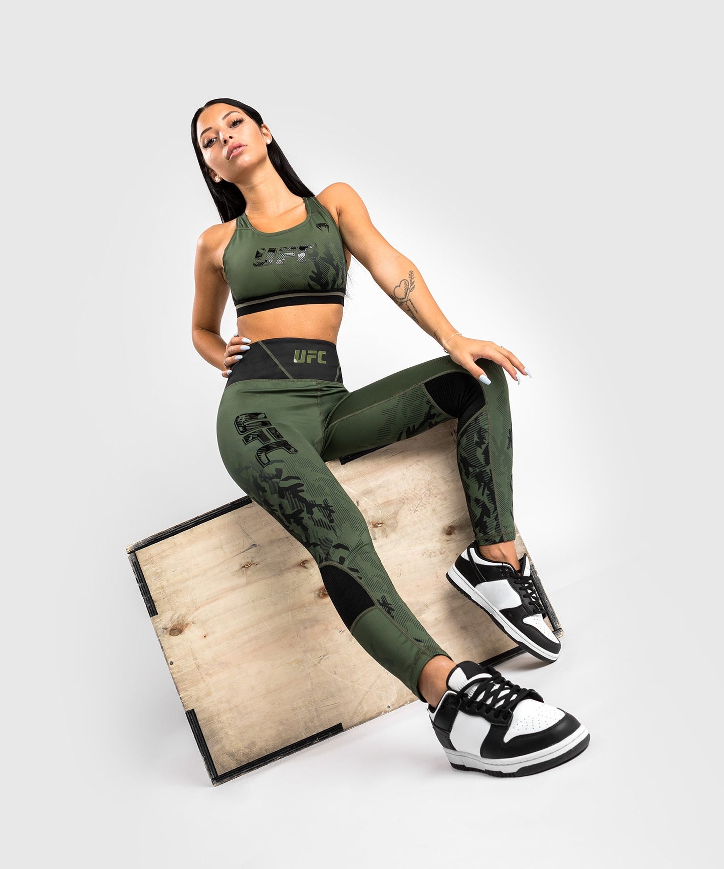 Venum Authentic Fight Week UFC Women's Leggings - Khaki