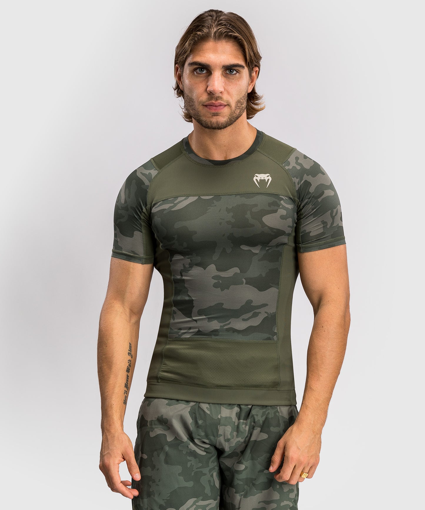 Venum G-Fit Air Herren Kurzarm Rashguard - Armee-Tarnmuster