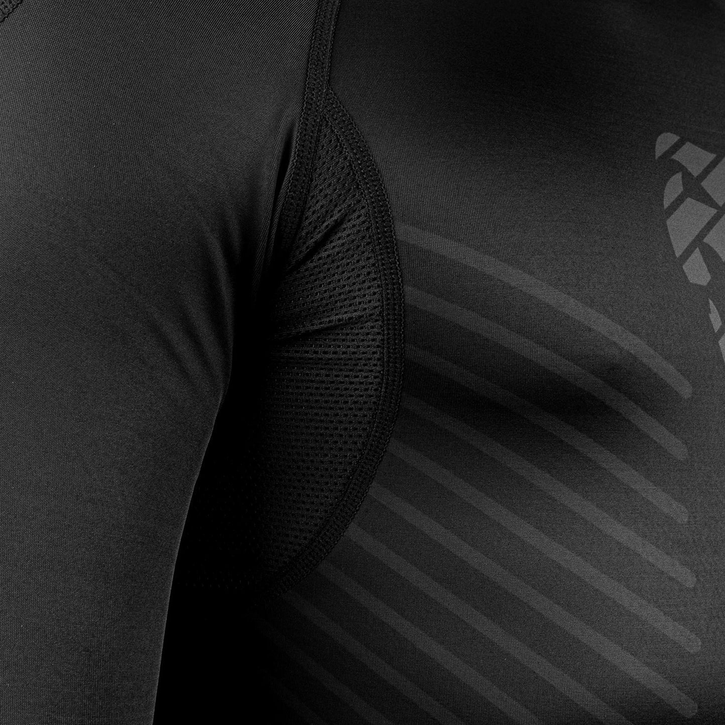 Venum Plasma Rashguard - Kurzarm - Schwarz/Schwarz