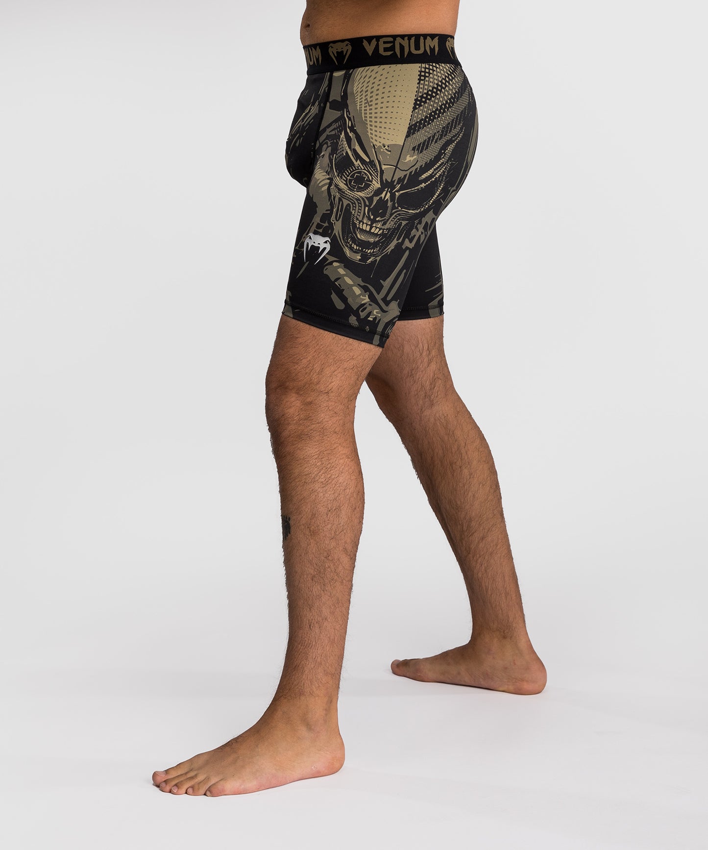 Venum Invader Pantaloncini a compressione - Nero/Sabbia