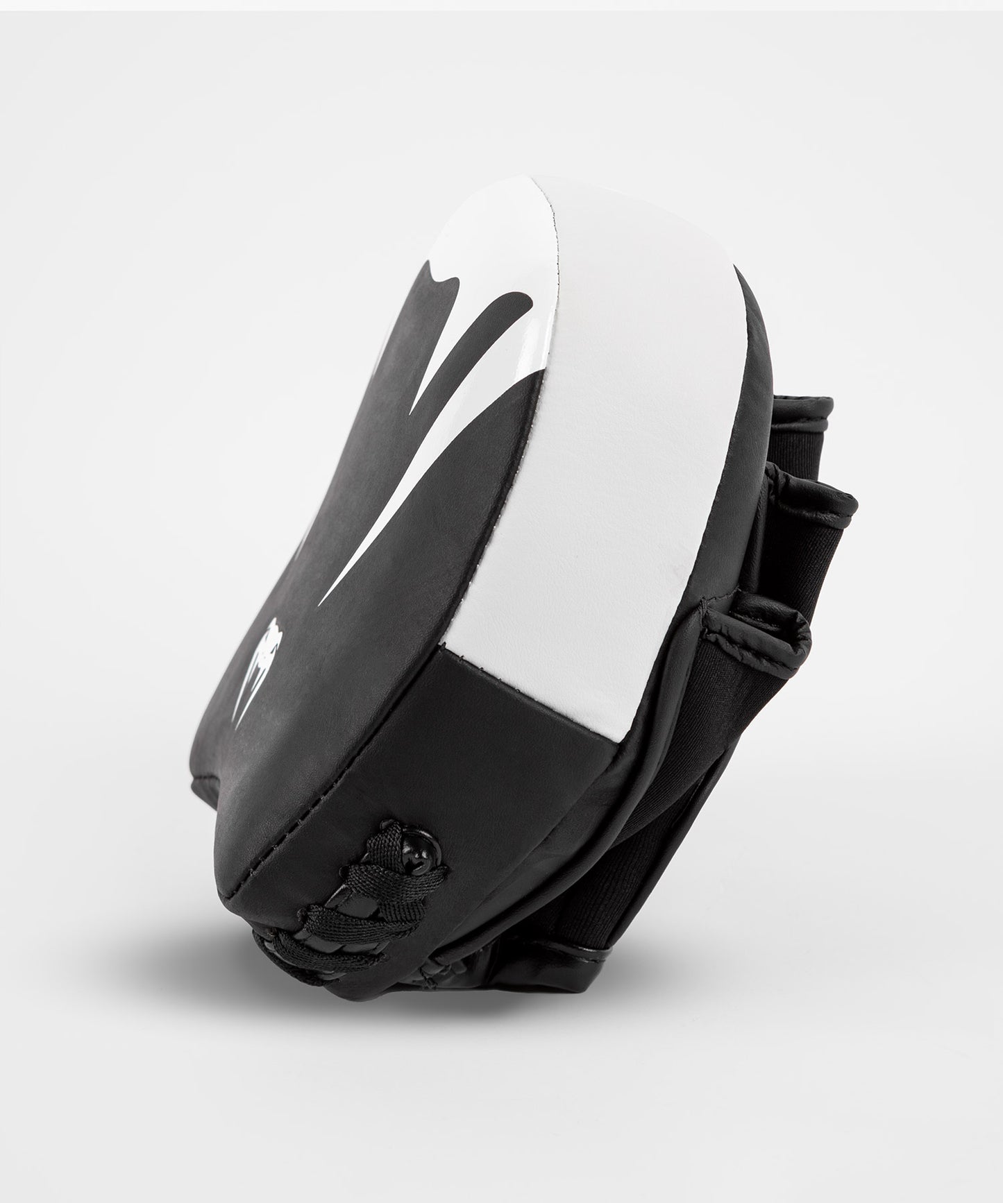 Venum Elite Mini Manoplas de Entrenador Gruesas de Cuero (Par) – Negro/Blanco