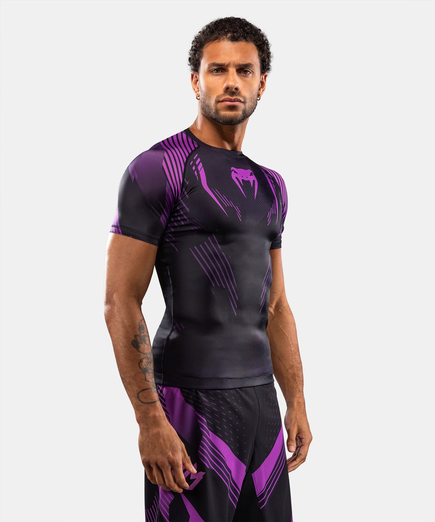 Venum No-Gi 6.0 Rashguard Manga Corta - Negro/Púrpura