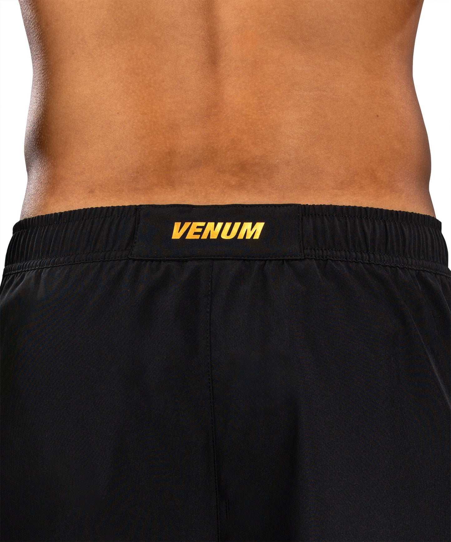 Venum G-Core Pantalón Corto de Entrenamiento - Negro/Oro