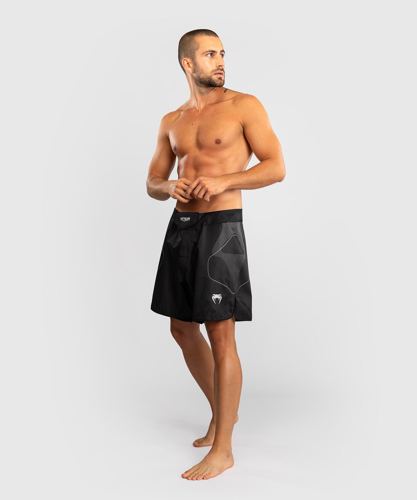 Venum Nexus Fight Shorts – Schwarz/Silber