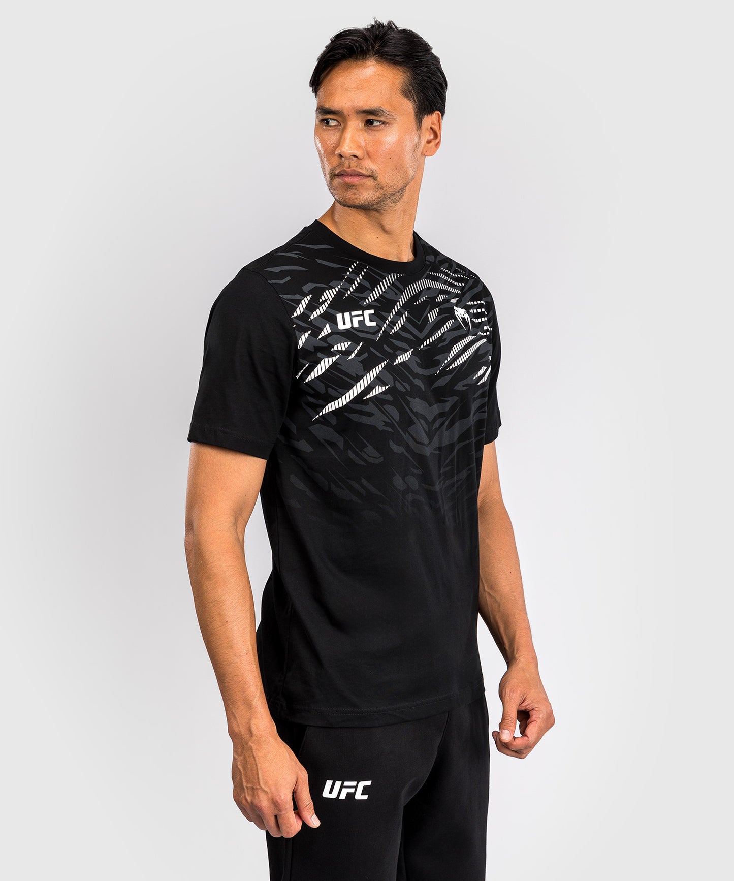 UFC Fusion by Venum Replica Herren Kurzarm T-Shirt - Schwarz