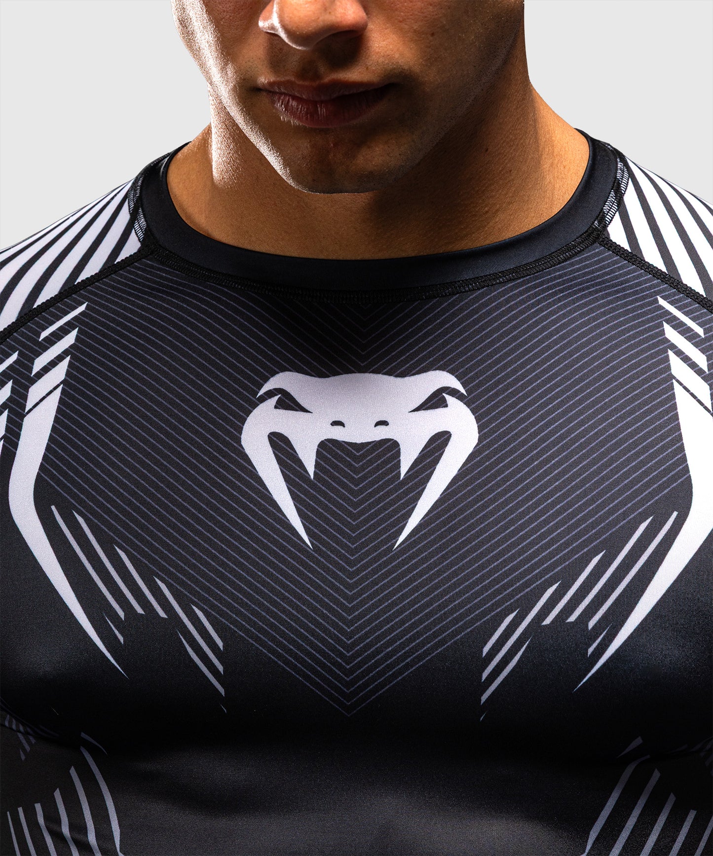 Venum No-Gi 6.0 Rashguard Manga Larga - Negro/Blanco