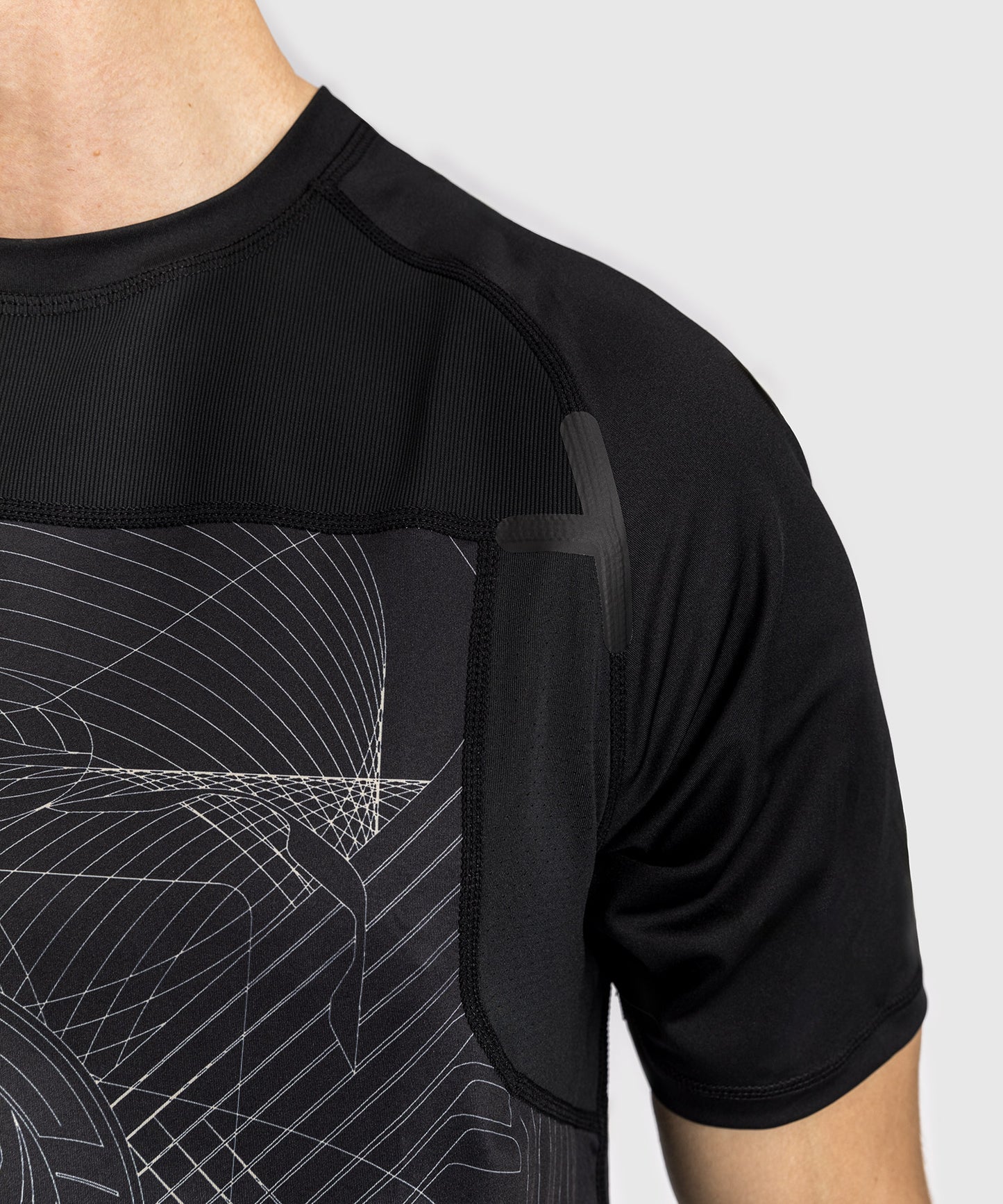 T-Shirt Dry-Tech Venum G-Fit Air - Noir Intense/Sable Désert