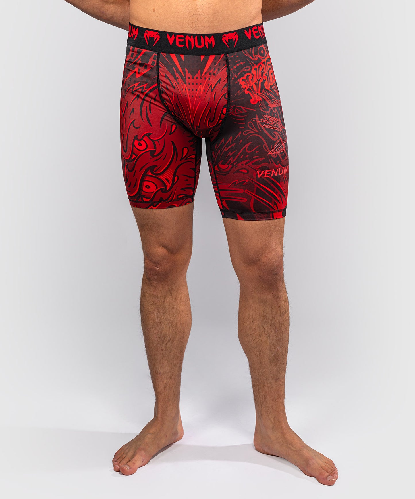Venum Wolf Atak Pantaloncini a Compressione – Nero/Rosso