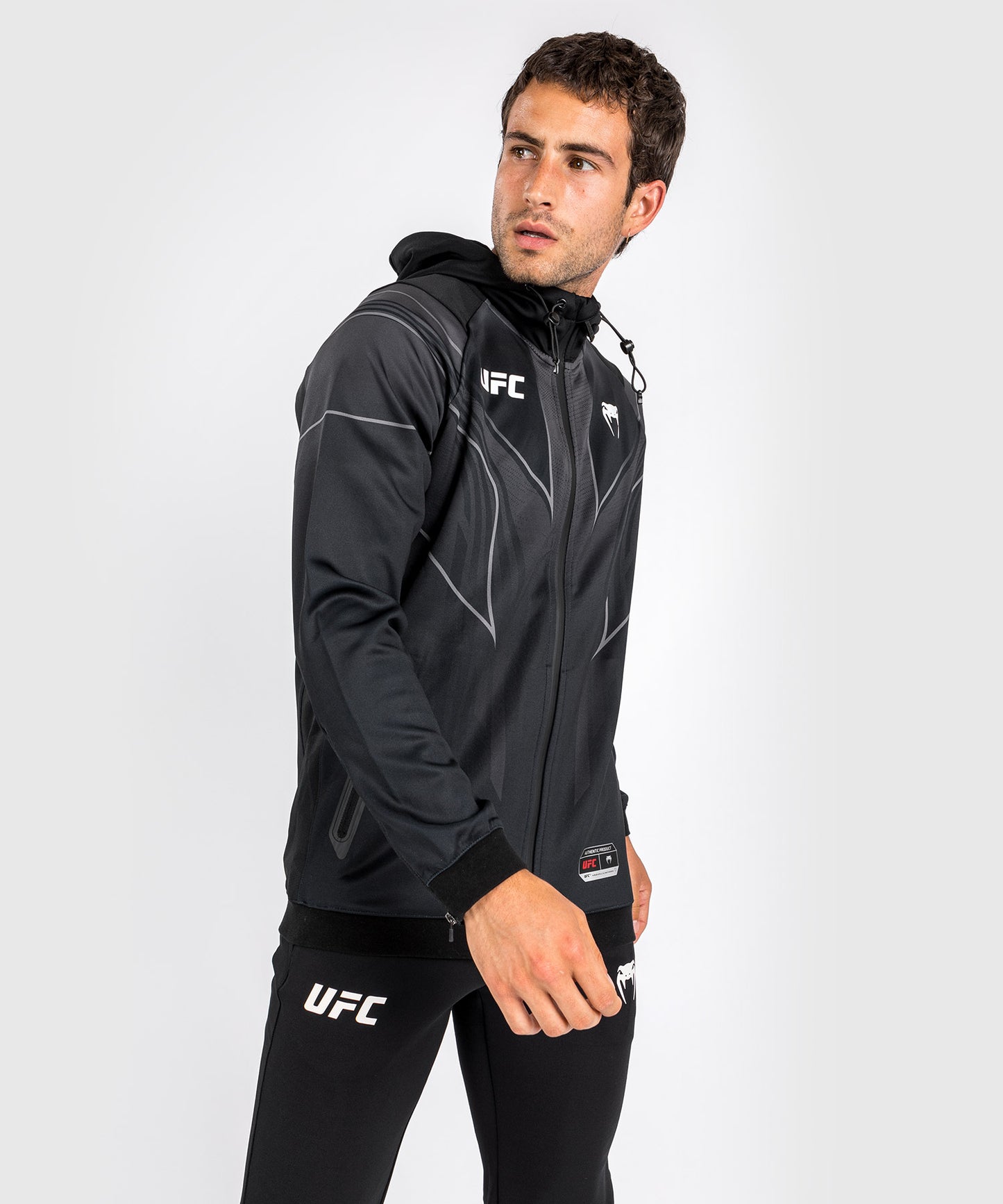 UFC Venum Authentic Fight Night 2.0 Männer Walkout Hoodie - schwarz
