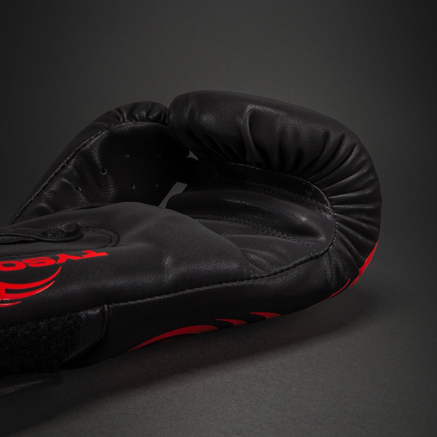 Gants de boxe Venum Mike Tyson Replica – Noir/Rouge
