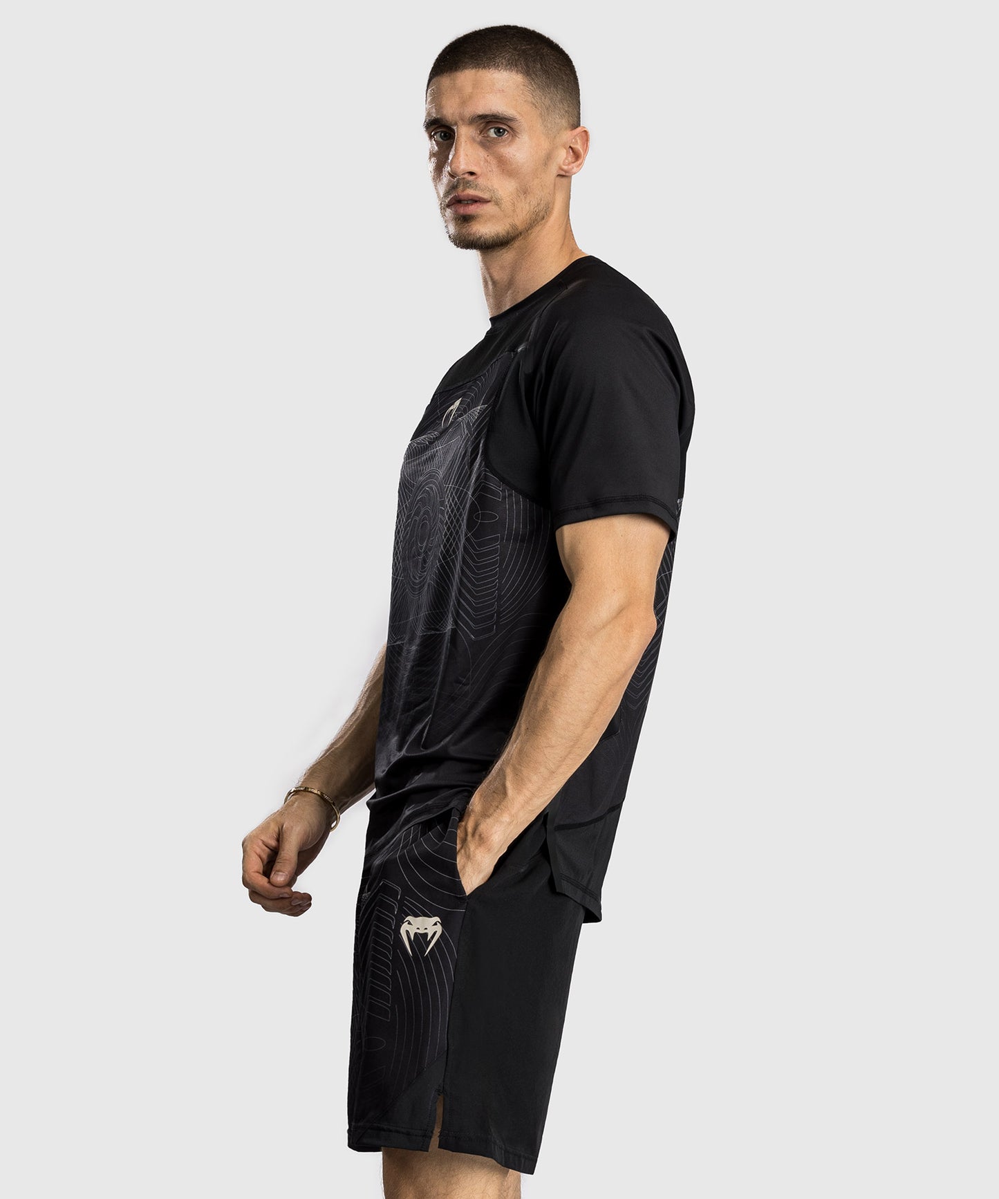 T-Shirt Dry-Tech Venum G-Fit Air - Noir Intense/Sable Désert