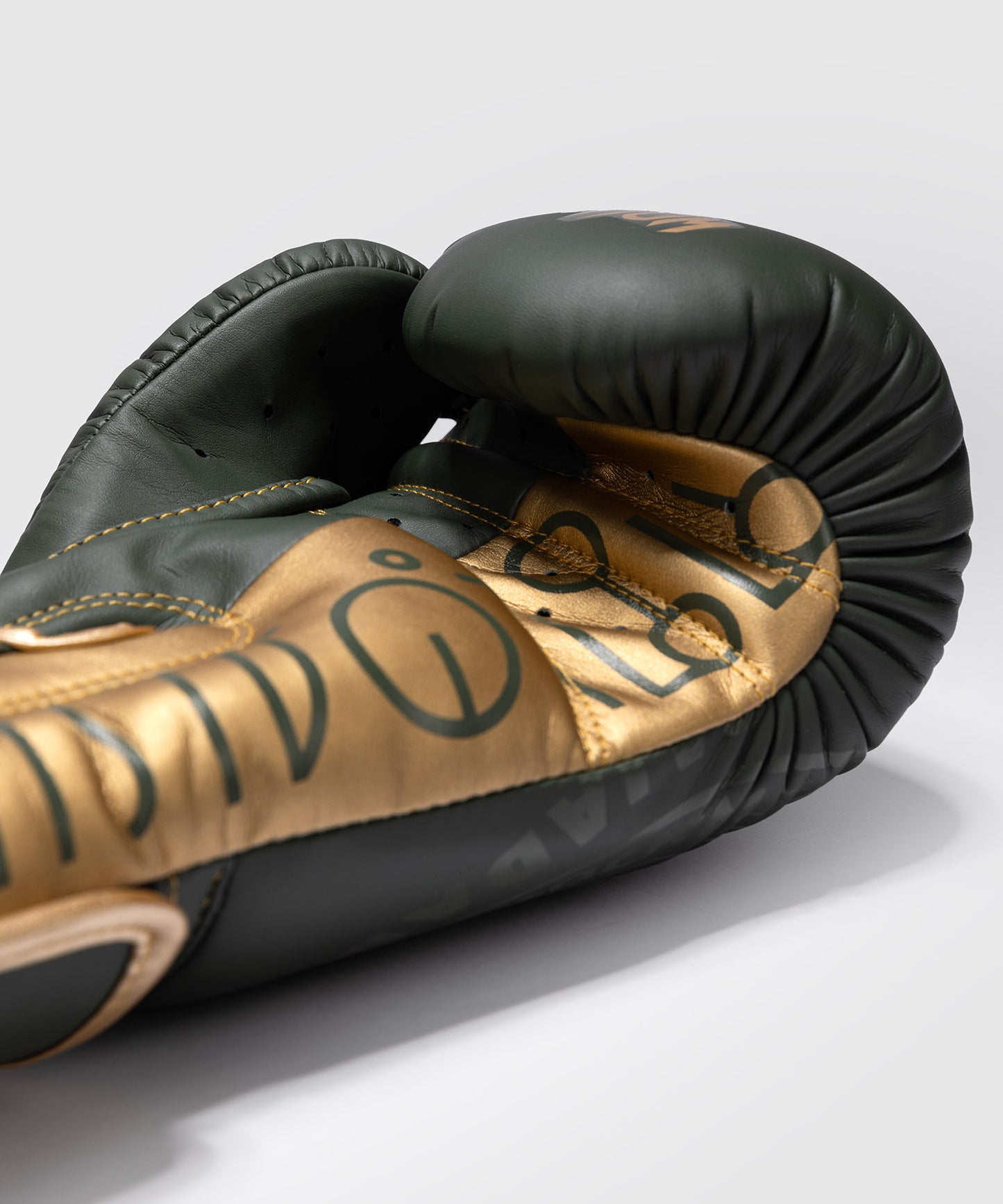 Gants de Boxe Venum x Rajadamnern - Vert Militaire