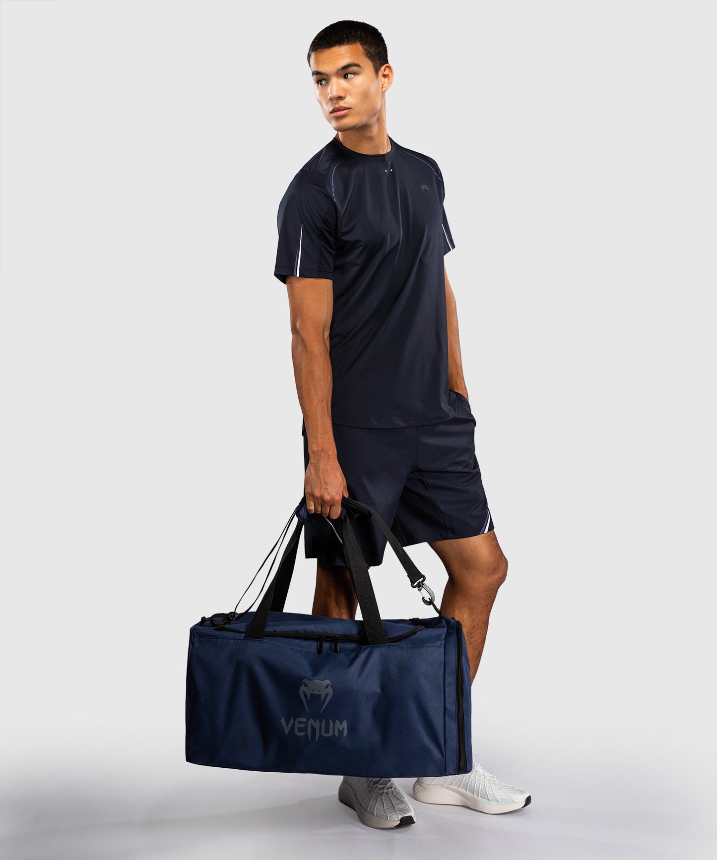 Venum Essential Borsa Sportiva (61 L) - Blu Navy