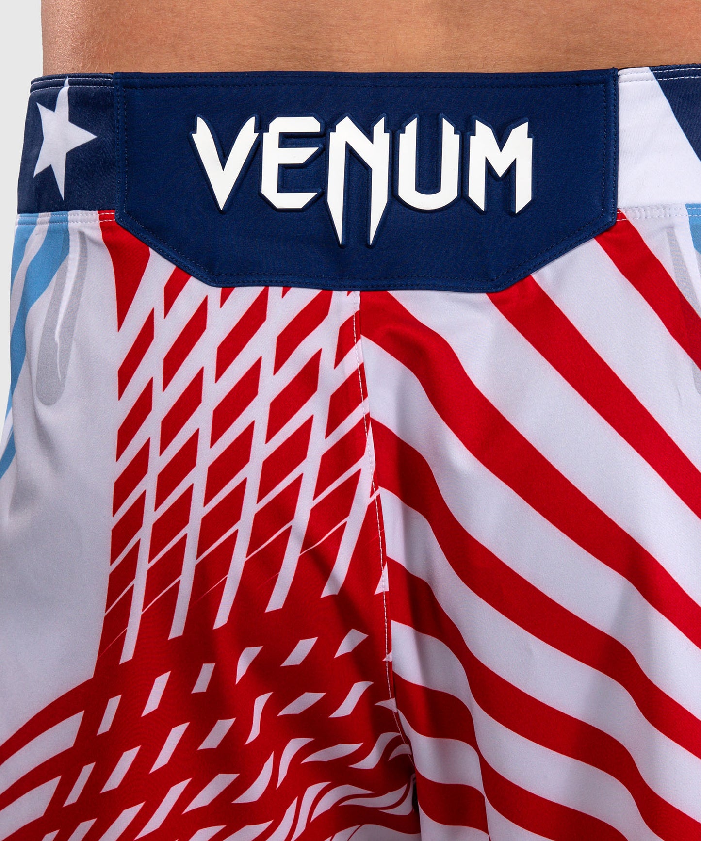 Official UFC Freedom 250 by Venum Authentic Fight Night Fight Shorts im Long Fit für Herren - Weiß