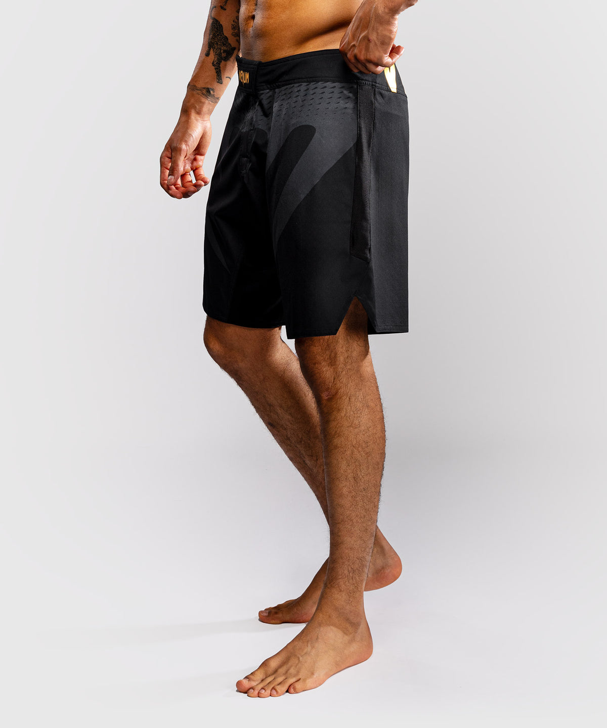 Venum Attack Fightshorts - Schwarz/Gold