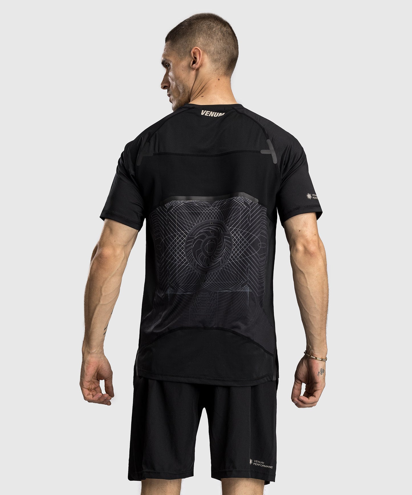 T-Shirt Dry-Tech Venum G-Fit Air - Noir Intense/Sable Désert