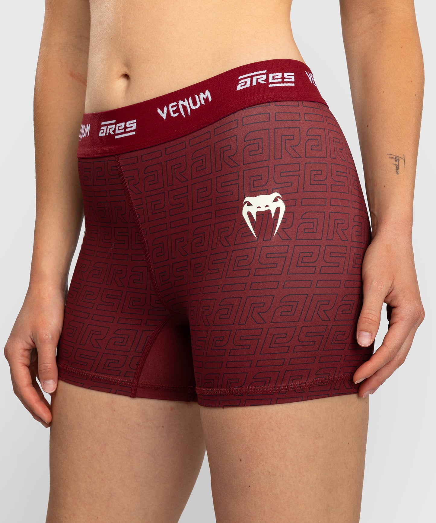 Venum x Ares Damen Vale Tudo Shorts - Burgunder