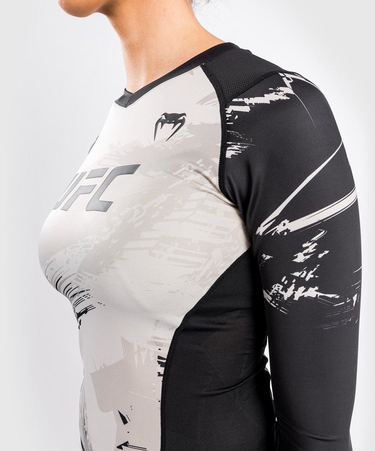 Venum Authentic Fight Week 2.0 UFC Compression T-Shirt - Langarm - Damen - Sand/Schwarz