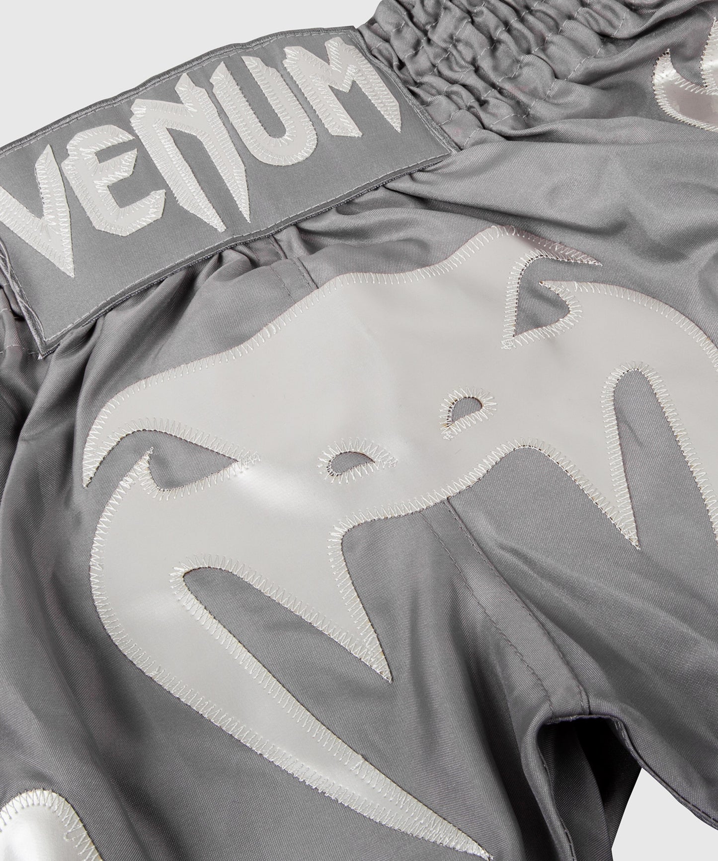 Pantaloncini da Muay Thai Venum Bangkok Inferno - Argento