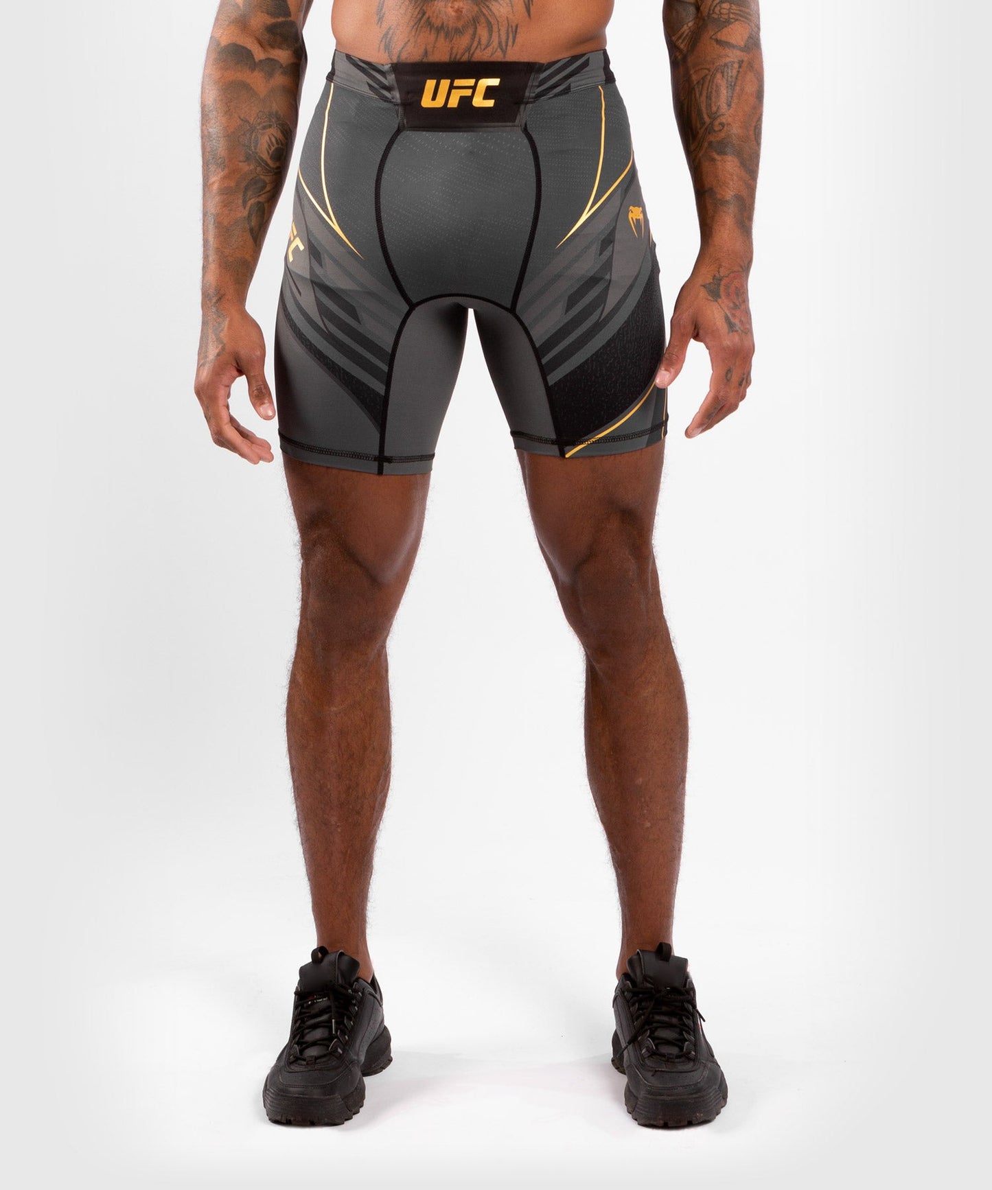 UFC Herren Kompressionsshorts Venum Authentic Fight Night - Lang geschnitten -. Champion